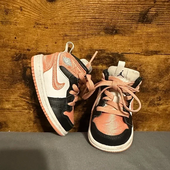 Nike Air Jordan 1 Mid Light Madder Root PinkToddler Girls Shoes - Picture 2 of 6